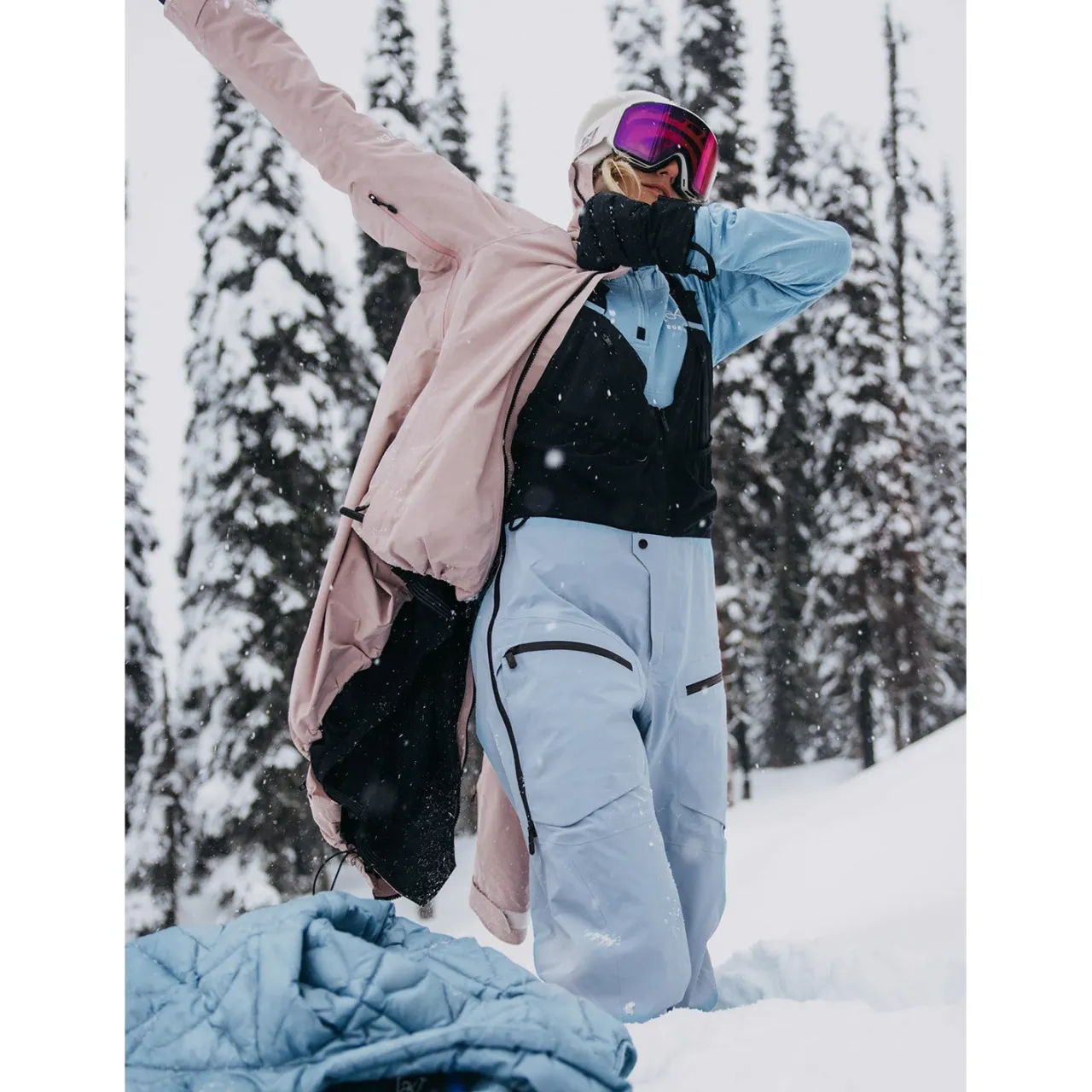 Burton AK GORE-TEX Tusk Pro 3L Hi-Top Bibs - Women's-Women Snowboard Pants & Bibs|Ski Pants & Bibs