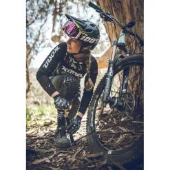 Lezyne Micro Floor Drive HVG Hand Pump- Tools|Pumps & Co2 Inflation