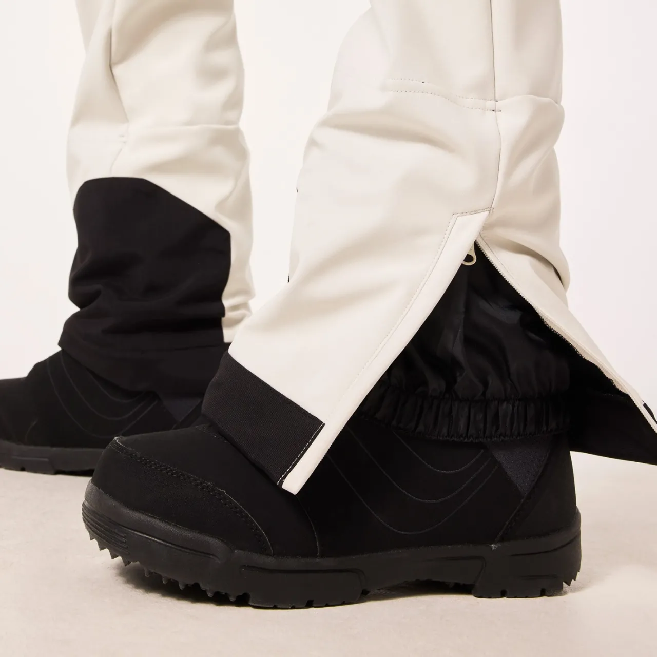 Oakley TNP Harper Softshell Bibs - Women's-Women Snow Clothing|Snowboard Pants & Bibs