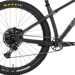 Santa Cruz Chameleon 8 A R Complete Mountain Bike - Blem- Mountain Bikes